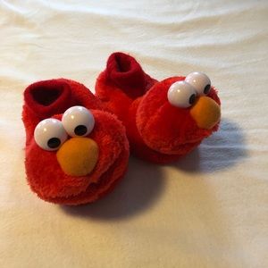 Kids Elmo slippers size 5/6